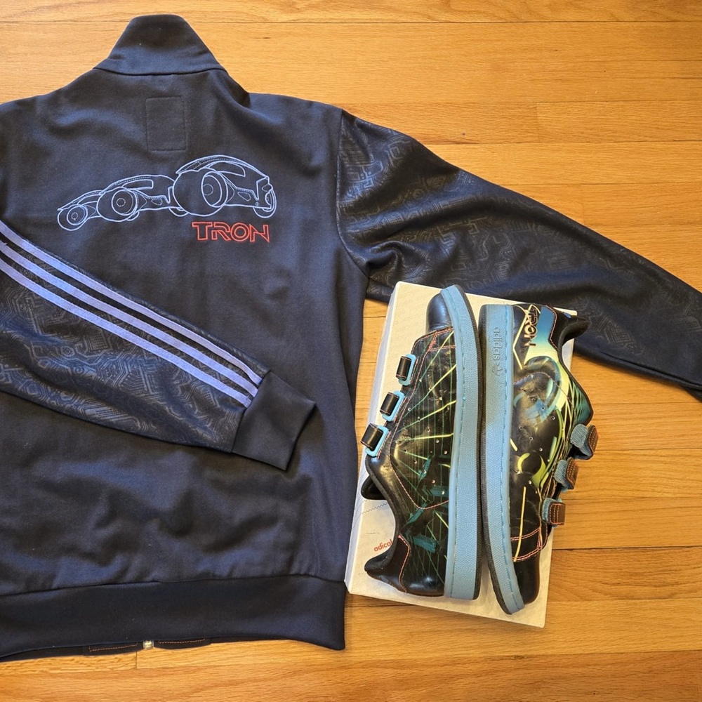 VINTAGE (2006) Adicolor by Adidas Tron Track Jacket + Matching Shoes